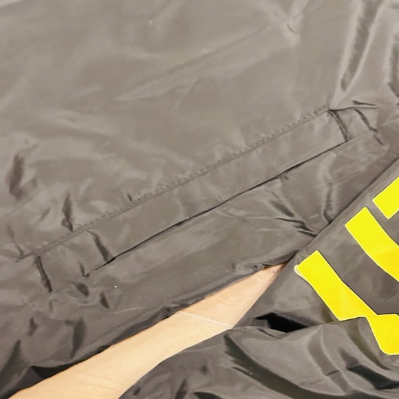 Utah Jazz NBA Ultra Game Windbreaker Runaway Black w/Yellow Lettering Size M - Picture 10 of 11